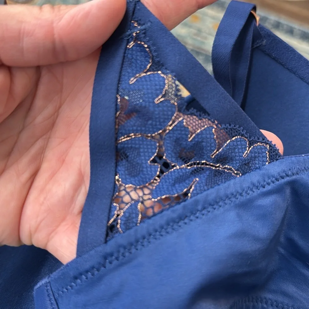 NWT • Maidenform • Underwire • Love The Lift Smoothing Lace Demi Push-up • 40D - Picture 7 of 7